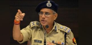 वाराणसी: DCP को घूस देने की कोशिश कर रहे थे थाना प्रभारी, शिकायत के बाद पुलिस कमिश्नर ने की बड़ी कार्रवाई Varanasi bribe to DCP