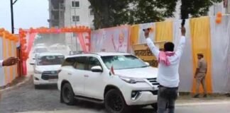 जौनपुर: CM योगी की सुरक्षा में सामने आई बड़ी चूक, SP ने दो दारोगा समेत 8 पुलिसकर्मियों को किया सस्पेंड