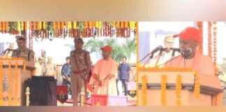 पुलिस स्मृति दिवस: लखनऊ पुलिस लाइन में CM योगी ने शहीद पुलिसकर्मियों को दी श्रद्धांजलि