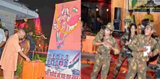 गोरखनाथ मंदिर में आयोजित हुआ ‘एक दीया शहीदों के नाम’ कार्यक्रम, शहीदों की याद में CM योगी ने जलाया दीया