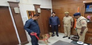 हत्यारों के लिए ‘जॉनी’ बना दुश्मन…कासगंज में कुत्ते ने सुलझाई ब्लाइंड मर्डर मिस्ट्री, SP ने ‘सैल्यूट’ कर किया सम्मानित