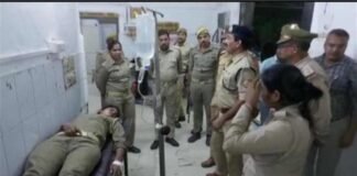 हरदोई: बवाल सुलझाने पहुंची पुलिस टीम पर हमला, उग्र ग्रामीणों को देख बेहोश हुई महिला सिपाही