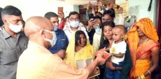 Diwali 2022: CM योगी लगातार 14वीं बार वनटांगियों के बीच मनाएंगे दीवाली, देंगे 80 करोड़ का गिफ्ट, गांव में खुशी का माहौल CM Yogi Adityanath