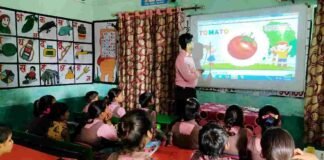 स्मार्ट क्लासेज में पढ़ रहे UP के बच्चे, प्राइमरी और जूनियर स्कूलों के बच्चों में डिजिटल लर्निंग को प्रेरित कर रही योगी सरकार