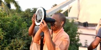 रूढ़ियों को तोड़ते योगी: ग्रहण काल में दिखी CM की वैज्ञानिक दृष्टि, वैज्ञानिकता जानने नक्षत्रशाला पहुंचे