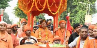 मातृ शक्ति के पांव पखार सीएम योगी होंगे रथ पर सवार, गोरक्षपीठाधीश्वर की अगुवाई में निकलेगी विजयदशमी की शोभायात्रा