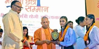 अब UP में छात्रों के प्रदर्शन के आधार पर तय होगा स्कूलों का ग्रेड, शैक्षिक गुणवत्ता के लिए योगी सरकार उठा रही कदम