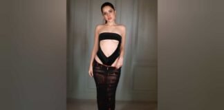 Video: लोगों से टकराती-लड़खड़ाती दिखीं उर्फी जावेद, सेल्फी लेने आए शख्स के पैरों पर चढ़ीं, यूजर बोली- दुनिया की सबसे घटिया लड़की