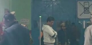 महराजगंज जेल पहुंचने पर सिपाहियों ने सपा MLA इरफान सोलंकी पर कसा तंज, बोले- विधायक के लिए खोलो बड़ा दरवाजा भाई…