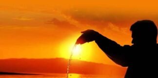 सूर्य को अर्घ्य देते समय पढ़ें इन मंत्रों को, अश्वमेध यज्ञ का मिलेगा फायदा