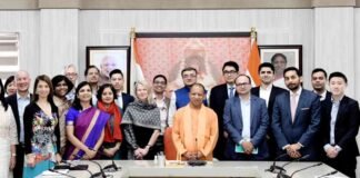 लखनऊ: CM योगी से मिला ऑस्ट्रेलियाई निवेशकों का प्रतिनिधिमंडल, UP के कई सेक्टरों में निवेश की संभावनाओं पर की चर्चा Delegation of Australian investors