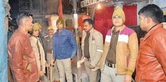 कानपुर: आरती के समय मंदिर पर किया पथराव, विरोध पर महिलाओं से अभद्रता, पाकिस्तान के पक्ष में नारेबाजी, नियाजुद्दीन व शमीम समेत 6 पर केस दर्ज Kanpur