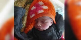 एटा में सिपाही ने पेश की इंसानियत की मिसाल, लावारिस बच्ची को लिया गोद, लोग जमकर कर रहे सराहना
