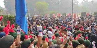 Video: गणतंत्र दिवस पर AMU में इस्लामी नारे, झंडारोहण के दौरान गूंजा ‘अल्लाह हू अकबर’ और ‘नारा-ए-तकबीर’, मचा बवाल