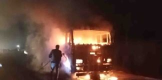 यूपी के बांदा में दिल्ली जैसी वारदात, स्कूटी सवार महिला को ट्रक ने 1 KM तक घसीटा, मौके पर ही मौत