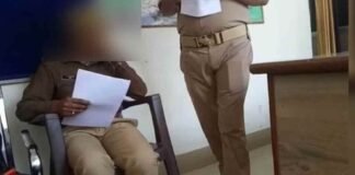 मेरठ: महिला सिपाही को रूम में बुलाते थे थाना प्रभारी, शिकायत करने पर 2 कांस्टेबल ही हुईं लाइन हाजिर Meerut