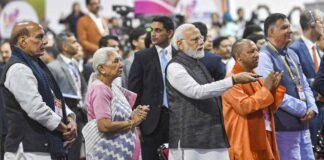 UP GIS 2023: प्रदेश के बजट से 5 गुना ज्यादा निवेश प्रस्ताव, समिट में पहले दिन 33 लाख करोड़ के 18,643 MoU साइन, 92 लाख लोगों को मिलेगा रोजगार 18643 MoUs