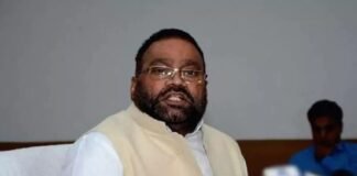 UP: कांग्रेस नेता का ऐलान- स्वामी प्रसाद मौर्य की जीभ काटकर लाने वाले को मिलेगा 10 लाख का इनाम Swami Prasad Maurya tongue