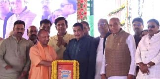 नितिन गडकरी बोले- जैसे भगवान श्री कृष्ण ने दुष्टों का नाश किया, वैसा ही कर रहे हैं CM योगी
