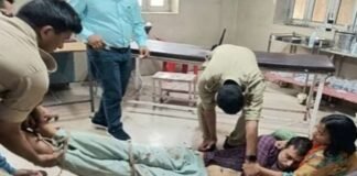 मैनपुरी: अचानक बिगड़ी हेड कांस्टेबल की मानसिक हालत, घर में करने लगा तोड़फोड़, हाथ-पैर बांधकर ले जाया गया अस्पताल Mainpuri Head constable