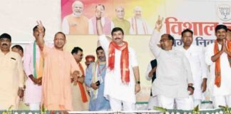 देवरिया में बोले सीएम योगी, विपक्षी पार्टियों का फेल इंजन भ्रष्टाचार, अपराधीकरण, योजनाओं की डकैती का फैलाता था प्रदूषण