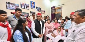 गोरखपुर में अखिलेश ने BJP पर साधा निशाना, कहा- जो जनता से झूठ छिपाने के लिए इवेंट करे, उस पर क्या बोलें Gorakhpur Akhilesh Yadav