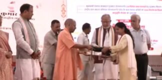 लखनऊ: CM योगी ने मातृभूमि योजना का किया शुभारंभ, 370 उत्कृष्ट ग्राम पंचायतों को प्रोत्साहन पुरस्कार, 3145 ग्राम पंचायत सदस्यों को दिया लैपटॉप CM Yogi Adityanath