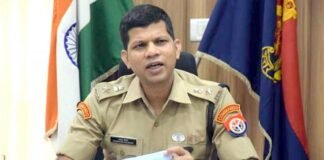 बरेली: कांवड़ियों पर पुलिस ने किया लाठीचार्ज, SSP को भुगतना पड़ा खामियाजा, ट्रांसफर कर भेजे गए PAC Bareilly SSP Prabhakar Chaudhary