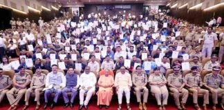 लखनऊ: CM योगी ने कुशल खिलाड़ी कोटे में चयनित 227 आरक्षियों को बांटे नियुक्ति पत्र, कहा- खेलो इंडिया खेलो से आई नई क्रांति CM Yogi Adityanath 227 constables