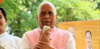 UP: दारोगा को थप्पड़ मारने वाले BJP सांसद रमापति को 1 साल की सजा, 1994 में आडवाणी की रथयात्रा में हुई थी मारपीट BJP MP Ramapati Ram Tripathi