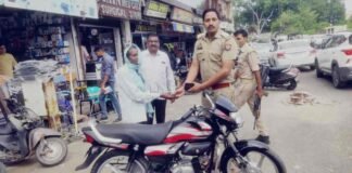 आगरा: कैंसर पीड़ित किसान की चोरी हुई बाइक नहीं बरामद कर सकी पुलिस, फिर थानेदार ने किया ऐसा काम, आप भी करेंगे तारीफ Agra Bike