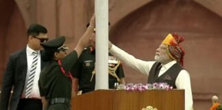 PM मोदी ने 10वीं बार लाल किले पर फहराया तिरंगा, कहा- रिफॉर्म, परफॉर्म व ट्रांसफॉर्म सरकार का मंत्र PM Narendra Modi Red Fort