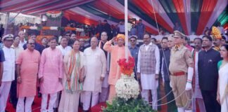 Independence Day: सीएम योगी ने लखनऊ में किया ध्वजारोहण, कहा- UP में बसती है भारत की आत्मा Lucknow CM Yogi Adityanath