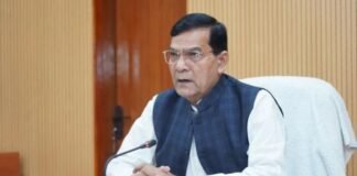 UP: एक्शन मोड में ऊर्जा मंत्री एके शर्मा, बोले- ट्रांसफॉर्मर बदलने के नाम पर उपभोक्ताओं से मांगी घूस तो होगी कड़ी कार्रवाई Energy Minister AK Sharma