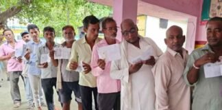 Ghosi Bypoll 2023: घोसी उपचुनाव के लिए मतदान जारी, सुबह 9 बजे तक 9.12% वोटिंग Ghosi Bypoll