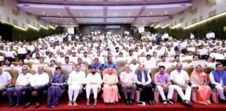 लखनऊ: CM योगी ने 393 होम्योपैथिक फार्मासिस्ट को सौंपे नियुक्ति पत्र, कहा- आने वाले समय में 1 करोड़ नौकरियां देने की तैयारी CM Yogi homeopathic pharmacists