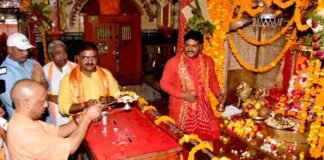 CM योगी ने नैमिषारण्य धाम में किया पूजन-हवन, कहा- अयोध्या की तर्ज पर संवारेंगे नैमिष तीर्थ, धन की कोई कमी नहीं