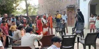 फर्रूखाबाद: प्यार में एक दूजे को दिल दे बैठीं दो बहनें, परिवार से बगावत कर शादी की ज़िद पर अड़ीं