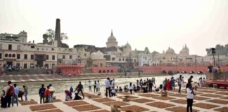 दीपोत्सव में विश्व रिकॉर्ड बनाने को तैयार योगी सरकार, 51 घाटों पर 25 हजार स्वयंसेवकों ने सजाए 24 लाख दीये