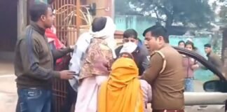 आगरा: जांच करने पहुंचे सब इंस्पेक्टर को दबंगों ने बंद करके पीटा, पुलिस अभिरक्षा से वारंटी को छुड़ाया, 11 के खिलाफ केस Agra Sub Inspector