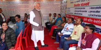‘कितना कमाते हो… बता दो मोदी इनकम टैक्स नहीं भेजेगा भाई’, काशी में पीएम की बात सुनकर हर किसी की छूट गई हंसी