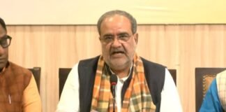 UP: भूपेंद्र चौधरी बोले- ‘कांग्रेस’ गांधी परिवार का ‘करप्शन सेंटर’, सांसद के यहां मिले 200 करोड़ तो सोचिए बाकी के पास कितने होंगे Bhupendra Chaudhary