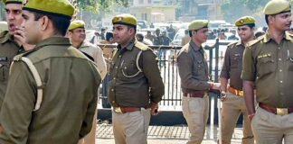 कानपुर: DCP के ‘फेक साइन’ कर पुलिसकर्मियों को छुट्टी देता रहा लिपिक, जांच शुरू हुई तो डिप्टी CM से कराया फोन, होगी बर्खास्तगी! Kanpur