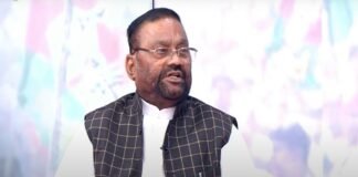 कौशाम्बी से बड़ी खबर : हिंदू संगठनों के सदस्यों ने स्वामी प्रसाद मौर्य पर काली स्याही और जूता फेंका swami-prasad-maurya-kaushambi