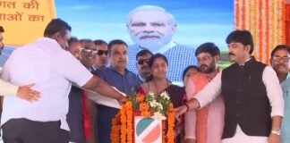 UP: मिर्जापुर के बाद जौनपुर पहुंचे केंद्रीय मंत्री नितिन गडकरी, 10 हजार करोड़ की परियोजनाओं का किया शिलान्यास Nitin Gadkari