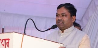 अश्लील वीडियो मामला: बाराबंकी से BJP सांसद उपेंद्र रावत ने लौटाया टिकट, कहा- जब तक क्लीन चिट नहीं मिल जाती, नहीं लड़ूंगा चुनाव BJP MP Upendra Singh Rawat