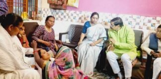 बदायूं डबल मर्डर: पीड़ित परिवार से मिलीं संघमित्रा मौर्य, बोलीं- माहौल बिगाड़ने की साजिश में हो सकता है शिवपाल का हाथ Budaun double murder