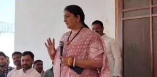 अमेठी: स्मृति ईरानी ने राहुल गांधी पर साधा निशाना, बोलीं- वायनाड में आतंकी संगठन के साथ मिलकर लड़ रहे चुनाव Smriti Irani