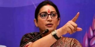 अमेठी: स्मृति ईरानी का बड़ा आरोप, बोलीं- मेरी सभा में आया राहुल गांधी का गुंडा, सौगंध लेती हूं इस क्षेत्र में रह नहीं पाएगा Smriti Irani