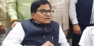 UP: सपा नेता रामगोपाल यादव ने राम मंदिर पर दिया विवादित बयान, बोले- वो मंदिर तो बेकार का है, नक्शा ठीक से नहीं बना Ram Gopal Yadav